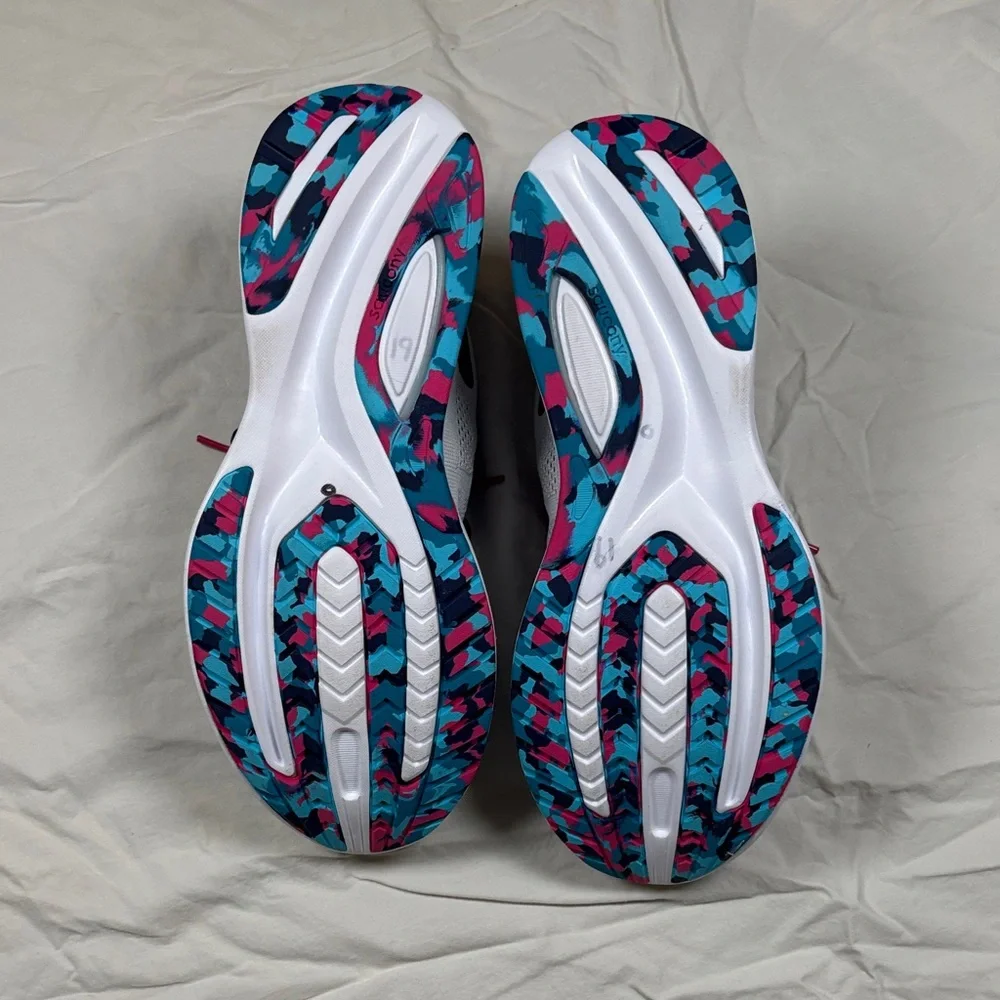 Saucony Women's Sneakers - White, Pink, and Gold - Picture 7 of 8